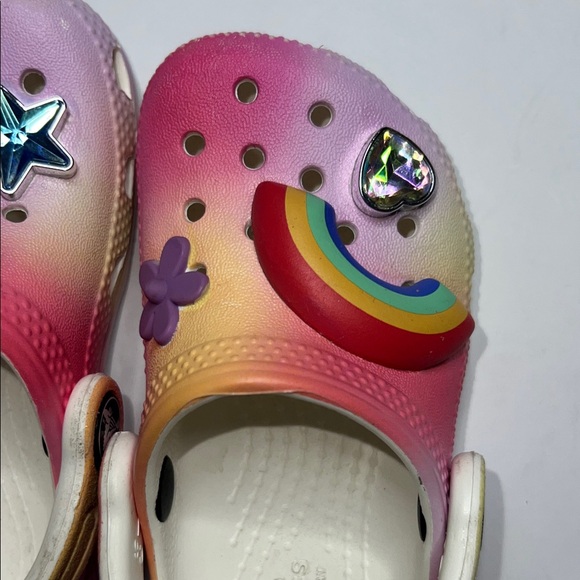 CROCS Kids Multicolor Sandals with Fun Charms - Picture 3 of 9